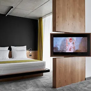 Adella Boutique - Free Secured Parking Aparthotel Sofia